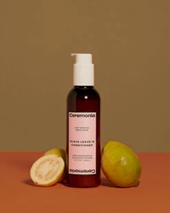 Guava Leave-In Conditioner Après-Shampoing Sans Rinçage -Cosmétique Boutique 0332 Ceremonia GUAVA CONDITIONER INGREDIENTS SH 04 TAN BACKDROP 026