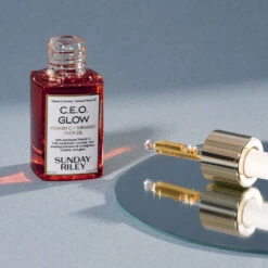 Sunday Riley C.E.O. Glow Vitamin C & Turmeric Face Oil Huile Visage Éclat -Cosmétique Boutique 04 22 Encart Inspi CEO Oil Sunday Riley 200bac1d a6f6 4630 82f7 4f027ba4e286