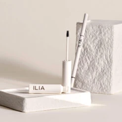 In Frame Brow Gel Mascara Sourcils Transparent -Cosmétique Boutique 2023 07 OMC NOUVEAUTES ILIA carre 4c563262 5772 48c3 9f1b 52b08d357335