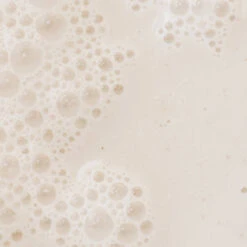 Boum Boum Milk Crème Hydratante En Spray 20 Boum Boum Milk Crème Hydratante En Spray -Cosmétique Boutique 3Boumboummilkrelauch carre