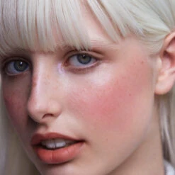 Bisou Blush Crème -Cosmétique Boutique 3vfr bisou blush aissa carre