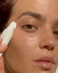 Bright Start Activated Crème Regard Éclaircissante -Cosmétique Boutique Captured ecran2023 02 13a17.45.22