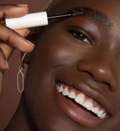 Brow Gel Gel Sourcils 18 Brow Gel Gel Sourcils -Cosmétique Boutique ILIAEssentialBrowGel D 3