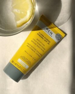 REN CLEAN SKINCARE Clean Screen Protection Solaire Matifiante Visage SPF 30 -Cosmétique Boutique SolaireRENmatifiant post