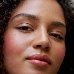 Baume à Lèvres Teinté 28 Baume à Lèvres Teinté -Cosmétique Boutique doria bordeaux