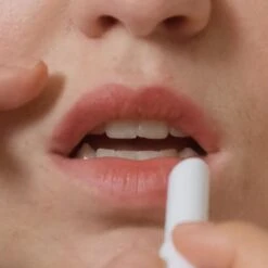 Baume à Lèvres Teinté 38 Baume à Lèvres Teinté -Cosmétique Boutique vignette mathilde bordeaux