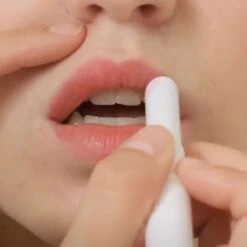 Baume à Lèvres Teinté 39 Baume à Lèvres Teinté -Cosmétique Boutique vignette rouge mathilde