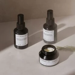 L:A Bruket Essential Cleansing Oil Huile Nettoyante 276 7 L:A Bruket Essential Cleansing Oil Huile Nettoyante 276 -Cosmétique Boutique visuelinspi labruket e3a982e0 2479 4c3b 8cab 058c9b6a51fd